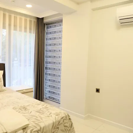 Pamira Apartment